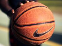 Rookie在掘金比赛中高光表现，关键助攻引发热议！